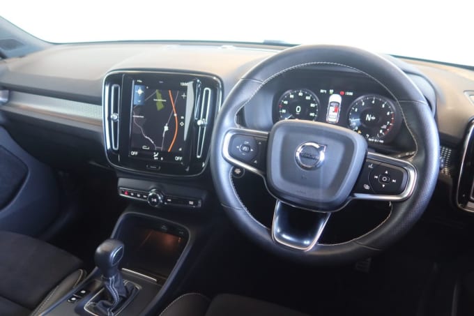 2025 Volvo Xc40