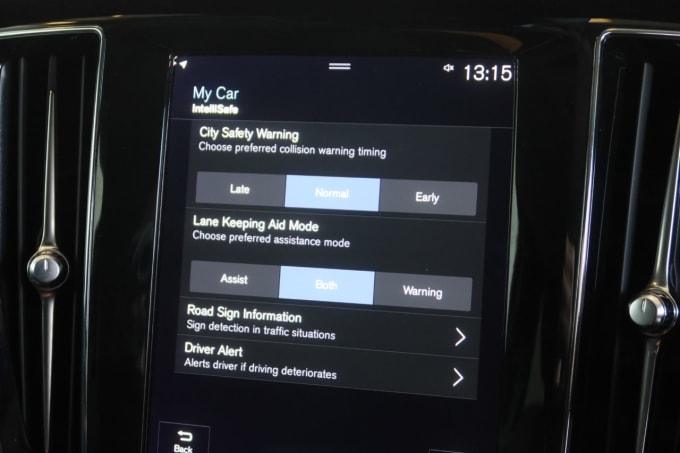 2025 Volvo V60