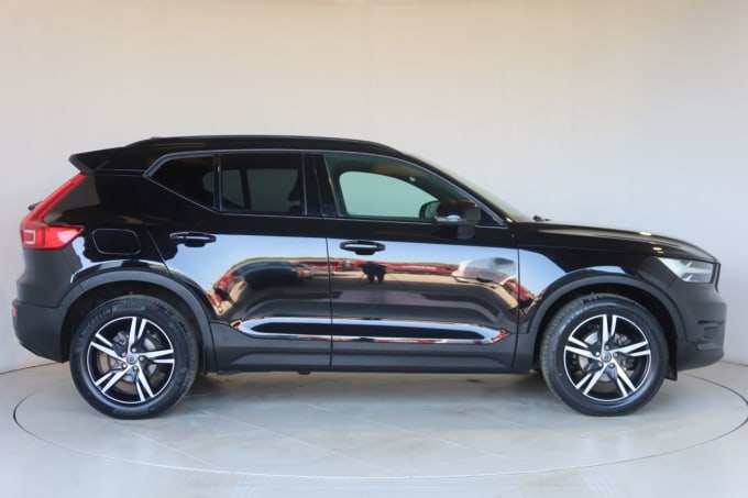 2025 Volvo Xc40