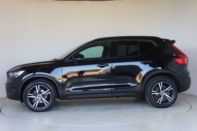 2025 Volvo Xc40