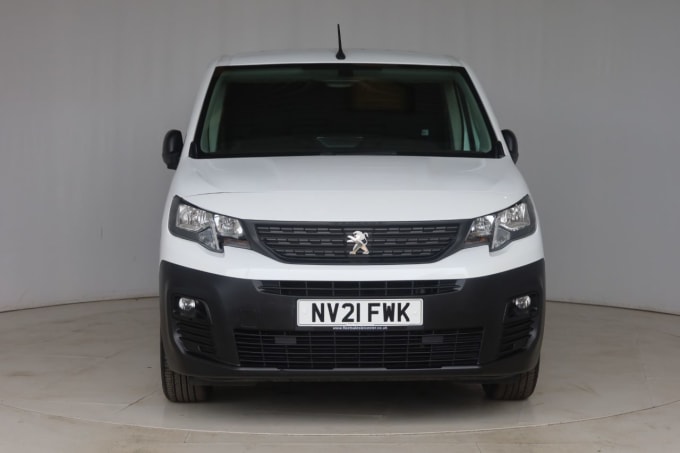 2025 Peugeot Partner