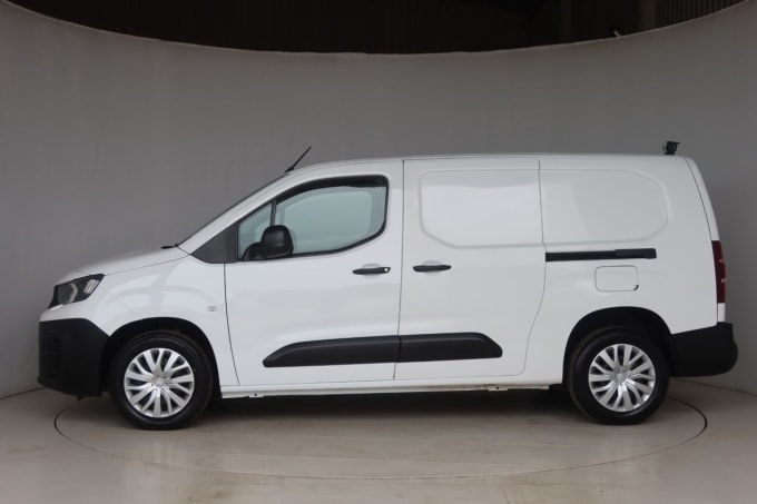 2025 Peugeot Partner
