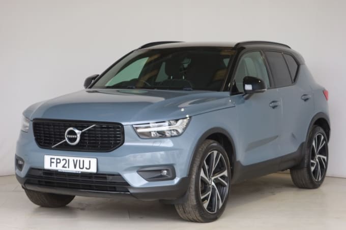 2025 Volvo Xc40