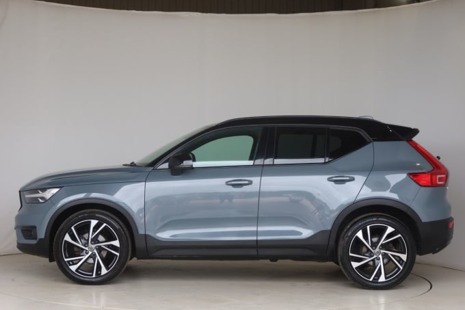 2025 Volvo Xc40