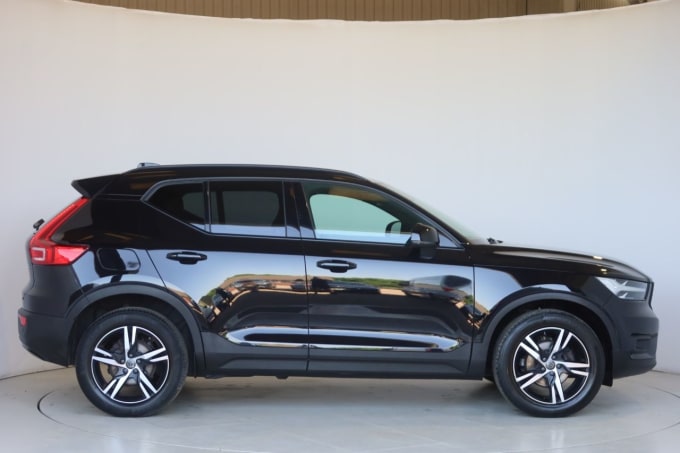 2025 Volvo Xc40
