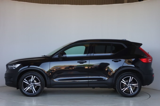 2025 Volvo Xc40