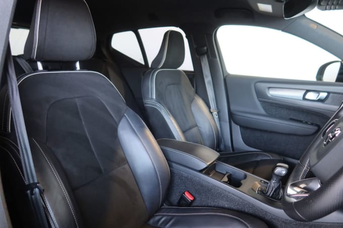 2025 Volvo Xc40