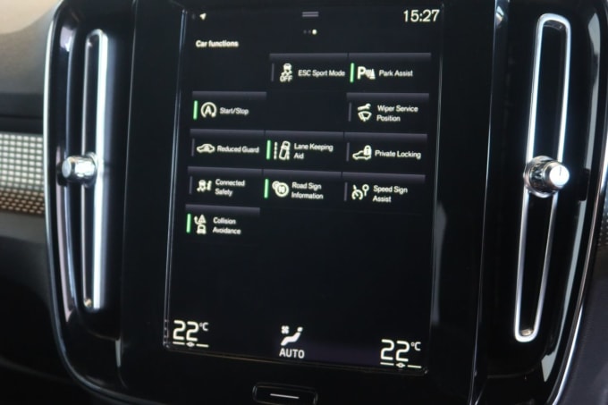 2025 Volvo Xc40