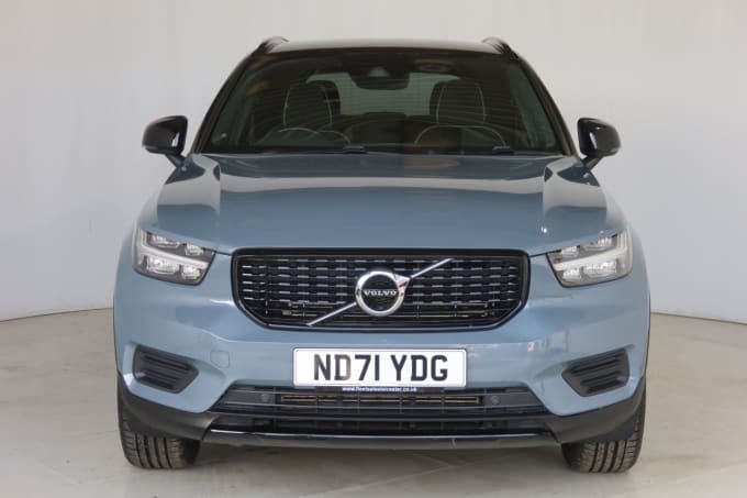 2025 Volvo Xc40