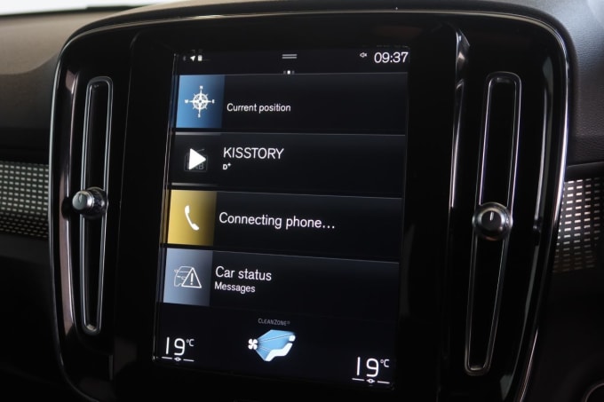 2025 Volvo Xc40