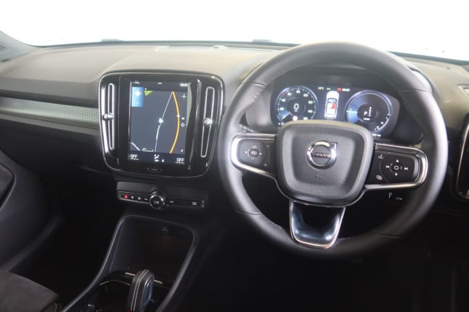 2025 Volvo Xc40