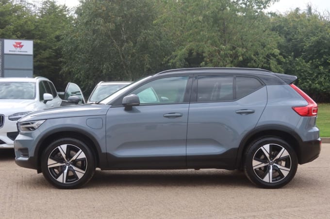 2025 Volvo Xc40