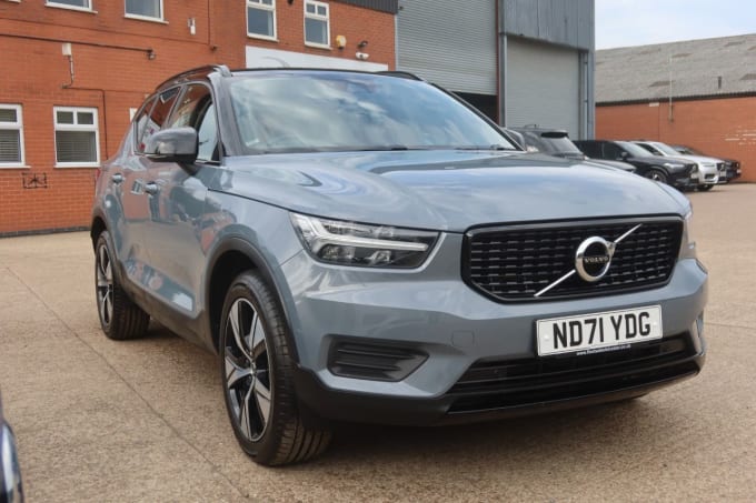2025 Volvo Xc40