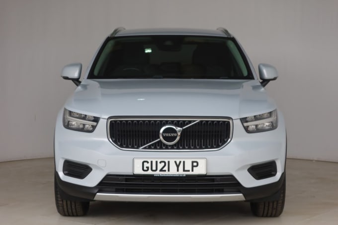 2025 Volvo Xc40