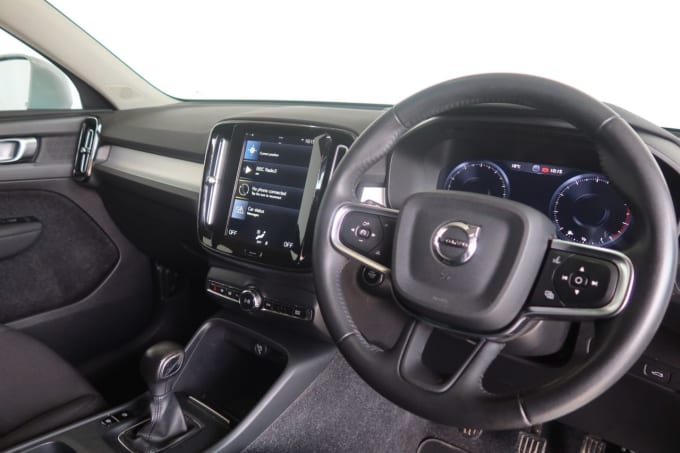 2025 Volvo Xc40