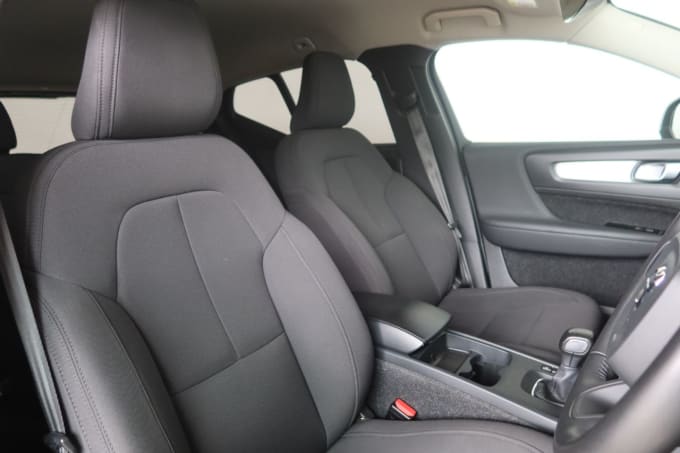 2025 Volvo Xc40
