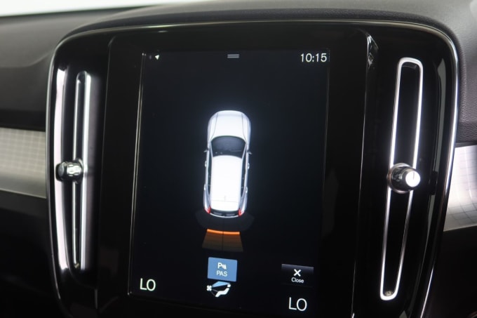 2025 Volvo Xc40
