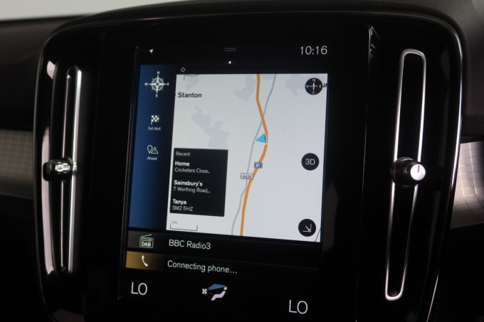 2025 Volvo Xc40