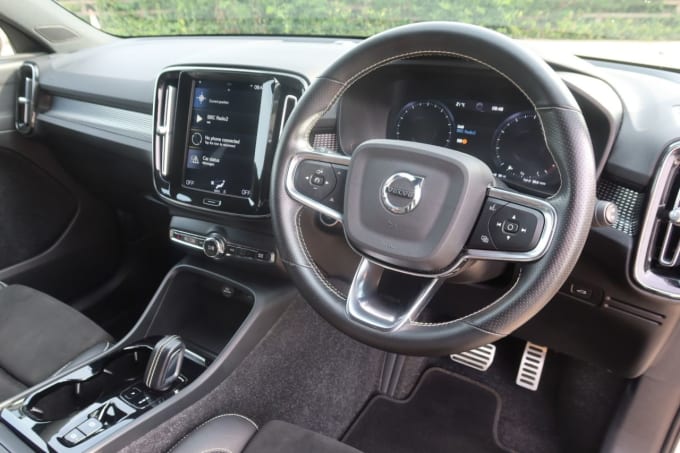 2025 Volvo Xc40