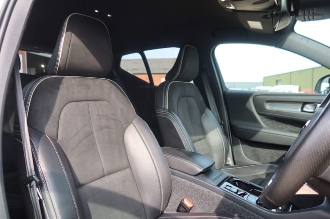 2025 Volvo Xc40