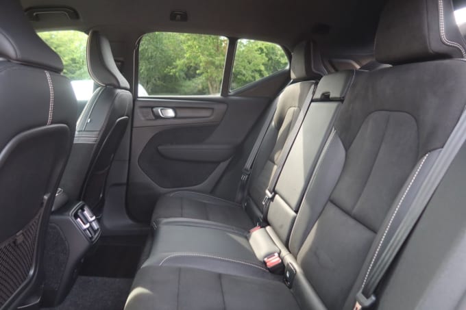 2025 Volvo Xc40