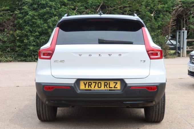 2025 Volvo Xc40