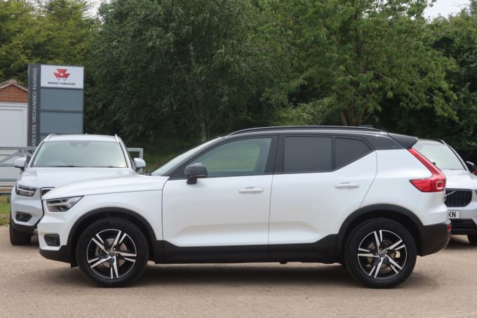 2025 Volvo Xc40