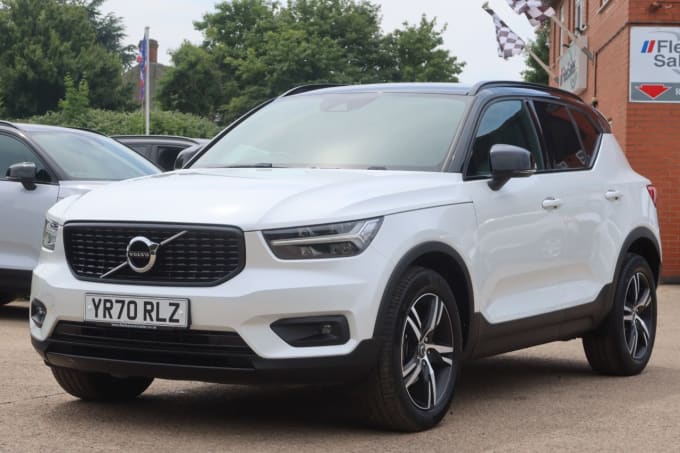 2025 Volvo Xc40