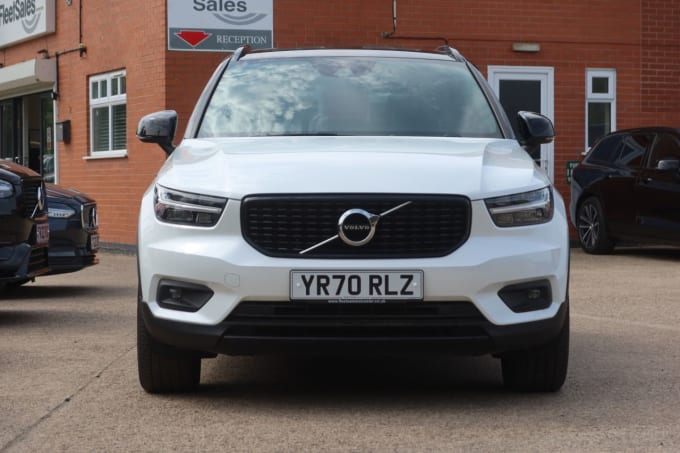 2025 Volvo Xc40