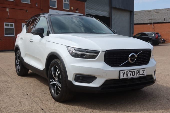 2025 Volvo Xc40
