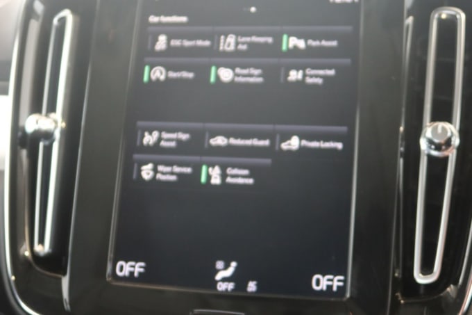 2025 Volvo Xc40