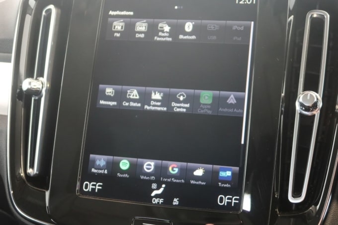 2025 Volvo Xc40