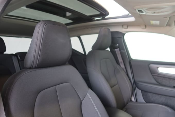2025 Volvo Xc40