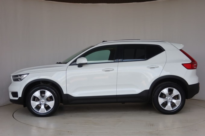 2025 Volvo Xc40