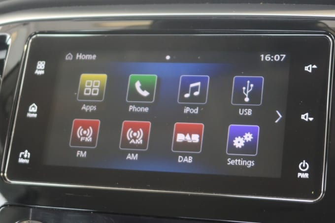 2025 Mitsubishi L200