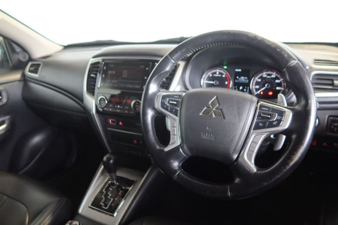 2025 Mitsubishi L200
