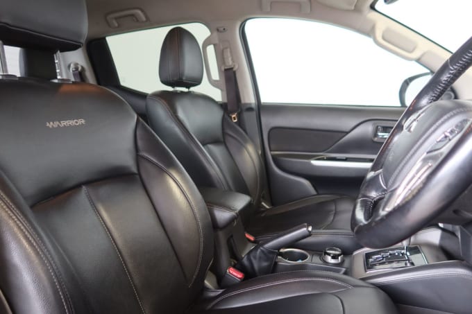 2025 Mitsubishi L200