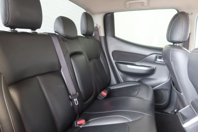 2025 Mitsubishi L200