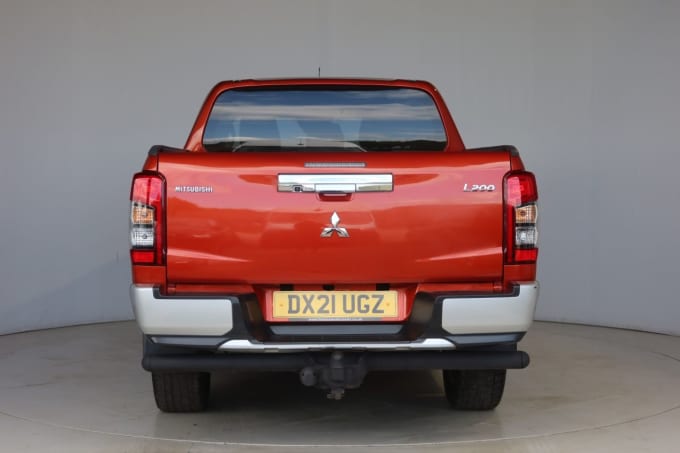 2025 Mitsubishi L200