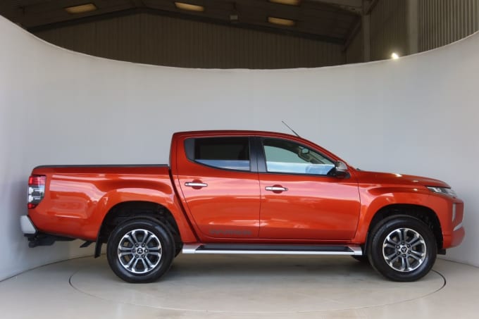 2025 Mitsubishi L200