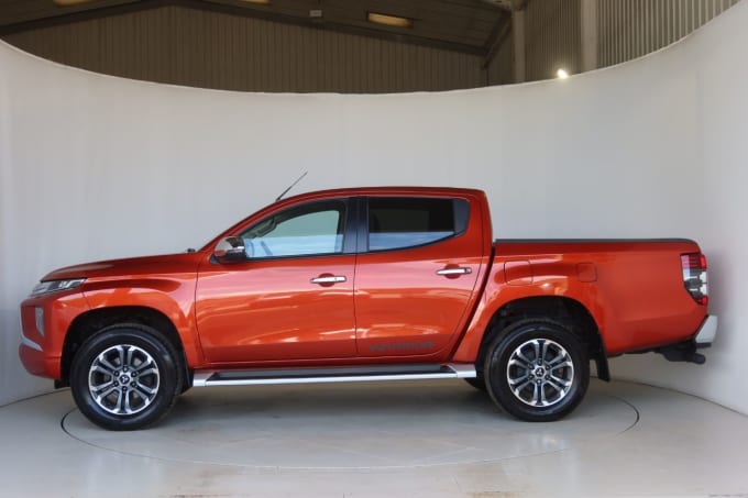 2025 Mitsubishi L200
