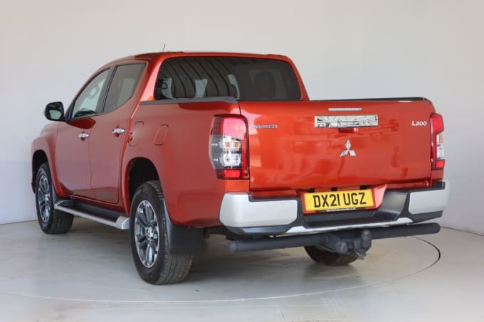 2025 Mitsubishi L200