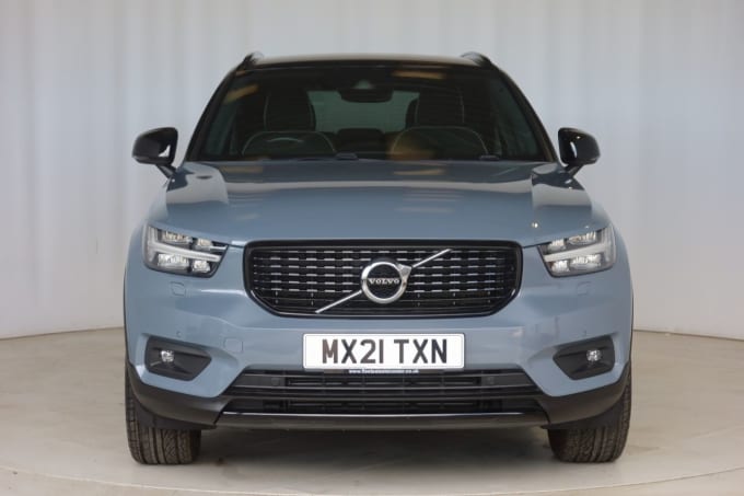 2025 Volvo Xc40