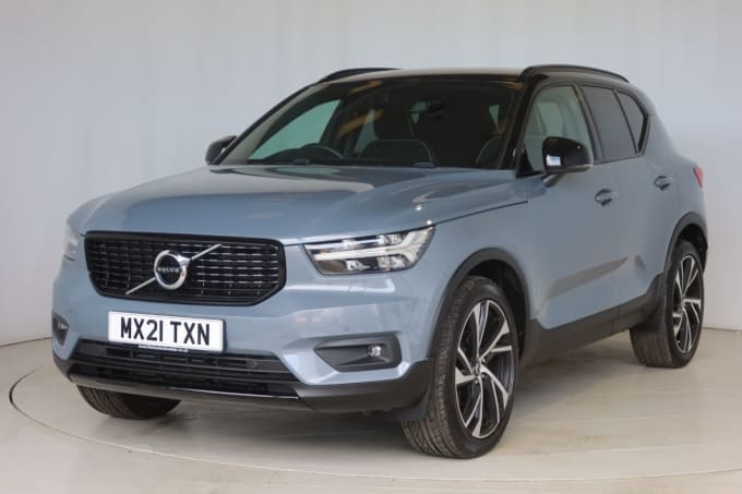 2025 Volvo Xc40