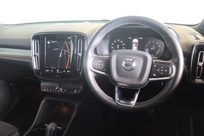 2025 Volvo Xc40