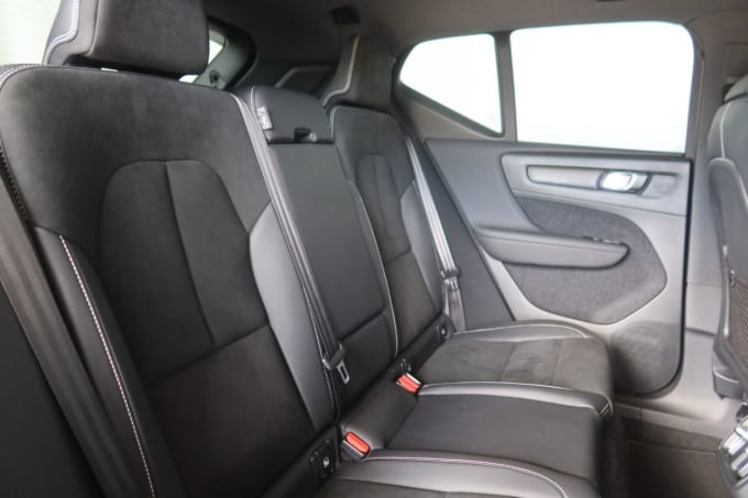 2025 Volvo Xc40