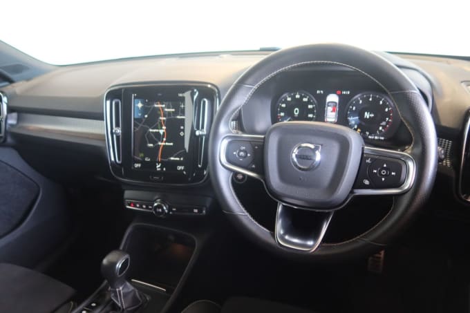 2025 Volvo Xc40