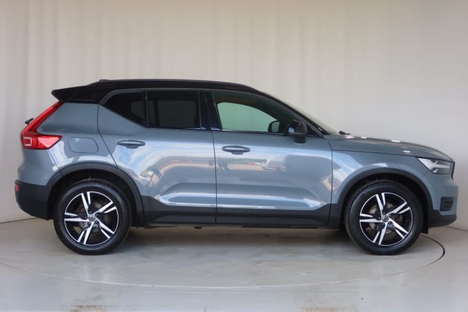 2025 Volvo Xc40