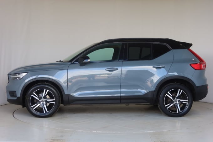 2025 Volvo Xc40