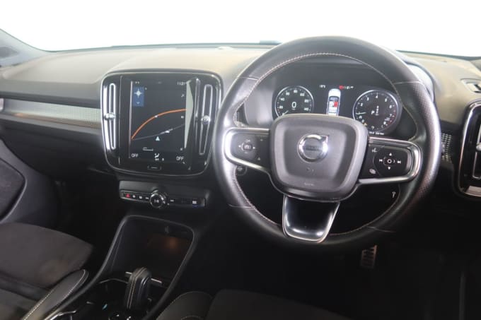 2025 Volvo Xc40